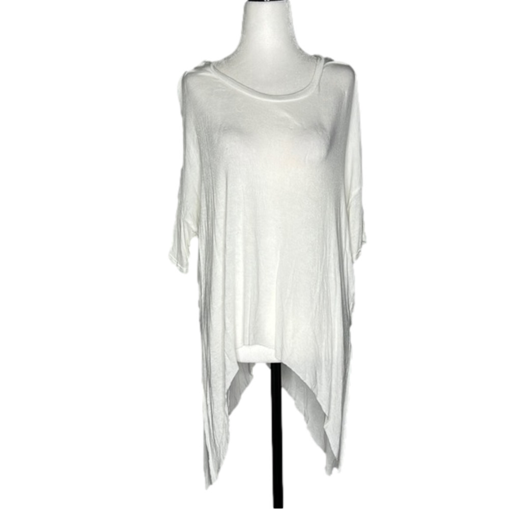 Elan oversized white asymetrical ½ sleeve  top